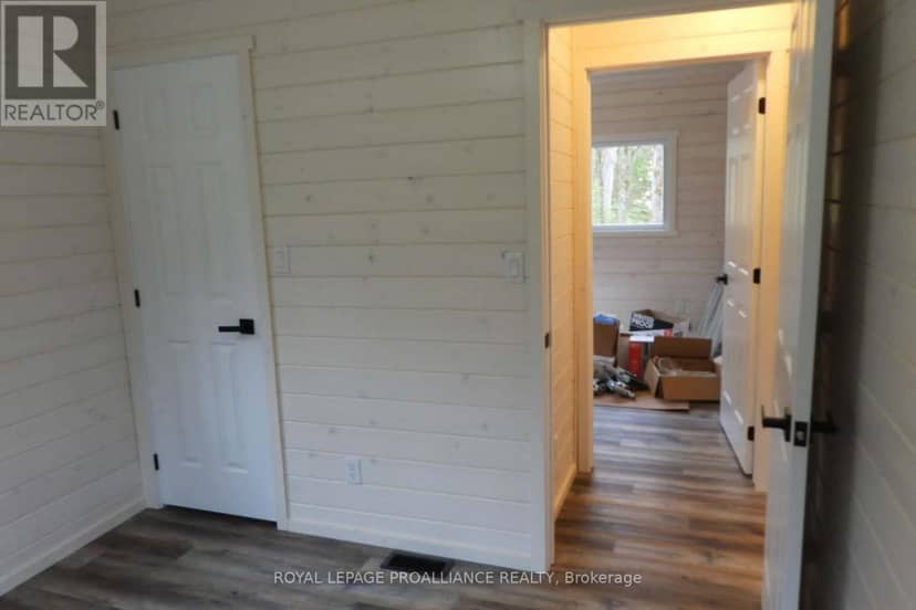 1049 South Road — photo 9 of 13