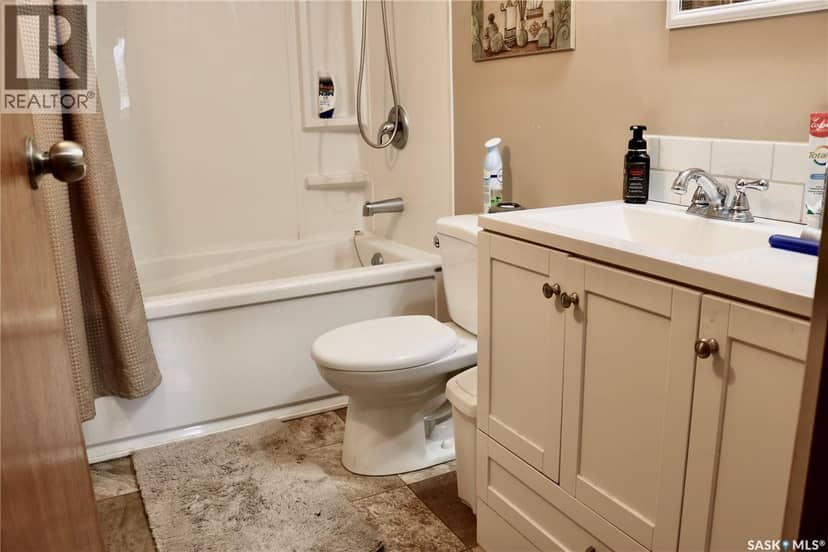 105 Garry STREET — photo 15 of 40