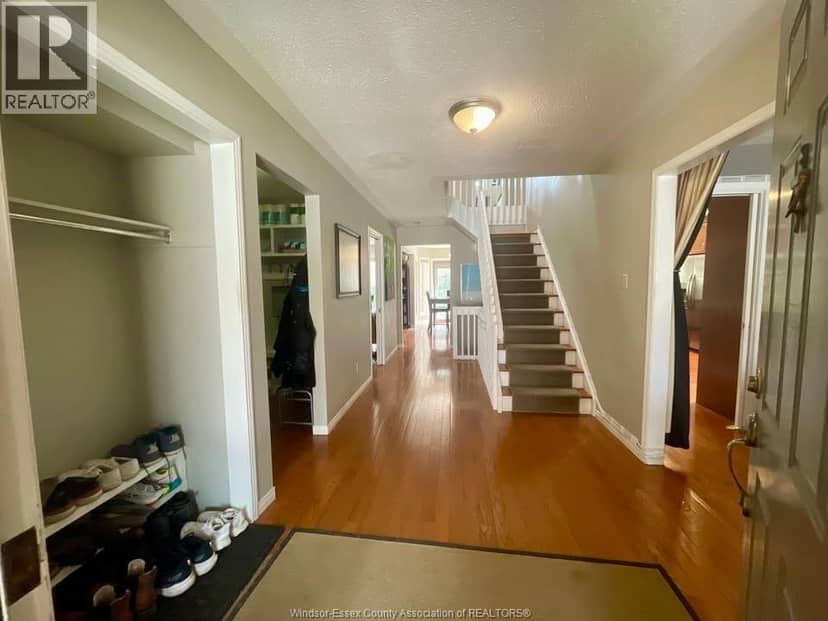 555 Jeffreybrook Drive — photo 7 of 20
