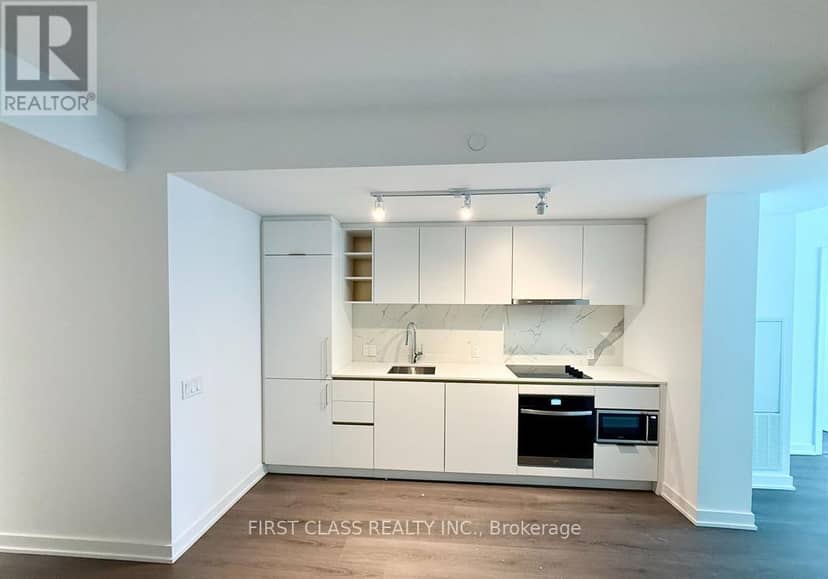 905 - 8 Wellesley Street W — photo 7 of 22
