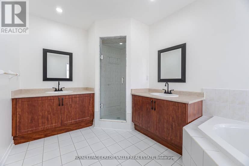 12 Greenhalf Drive — photo 26 of 40