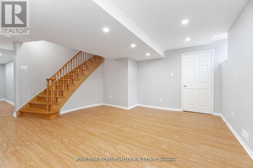 12 Greenhalf Drive — photo 37 of 40