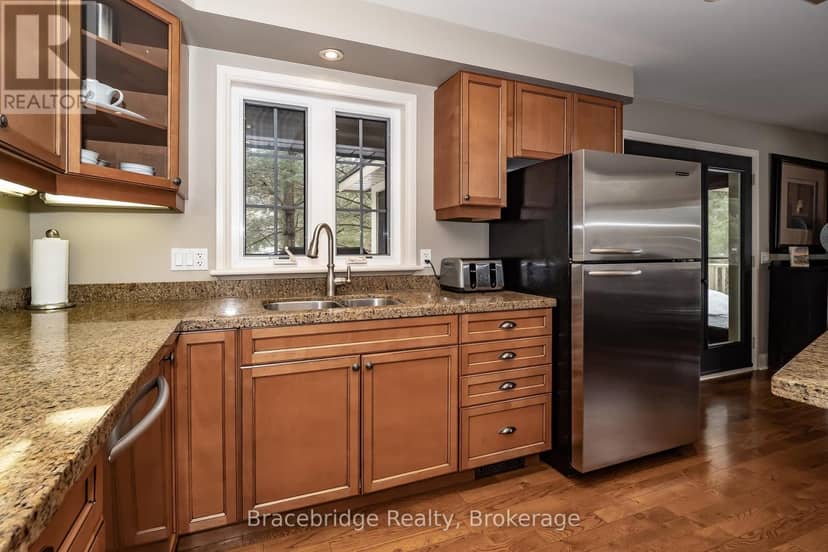 Carling 10 W3 - 3876 Muskoka Rd 118 Highway W — photo 11 of 36