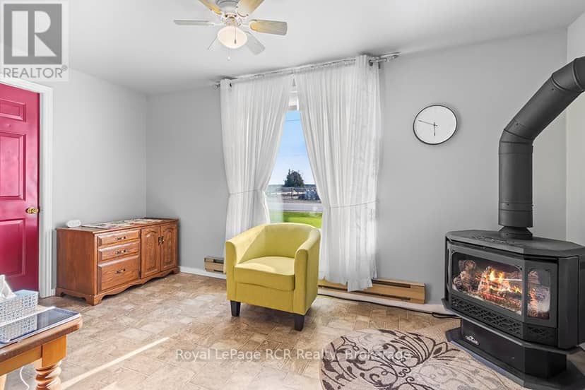 2882 6 Highway — photo 15 of 40