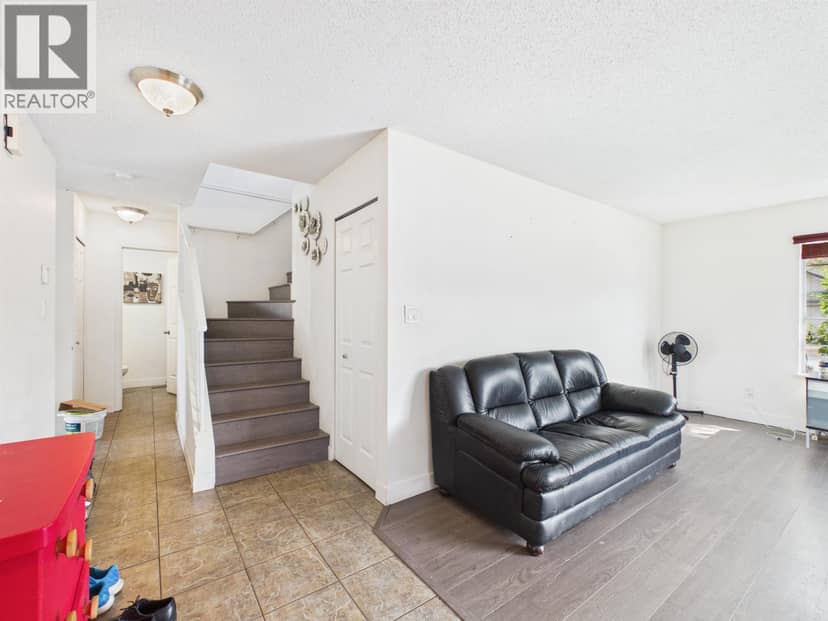 6220 LYNAS LANE, Richmond, photo 4