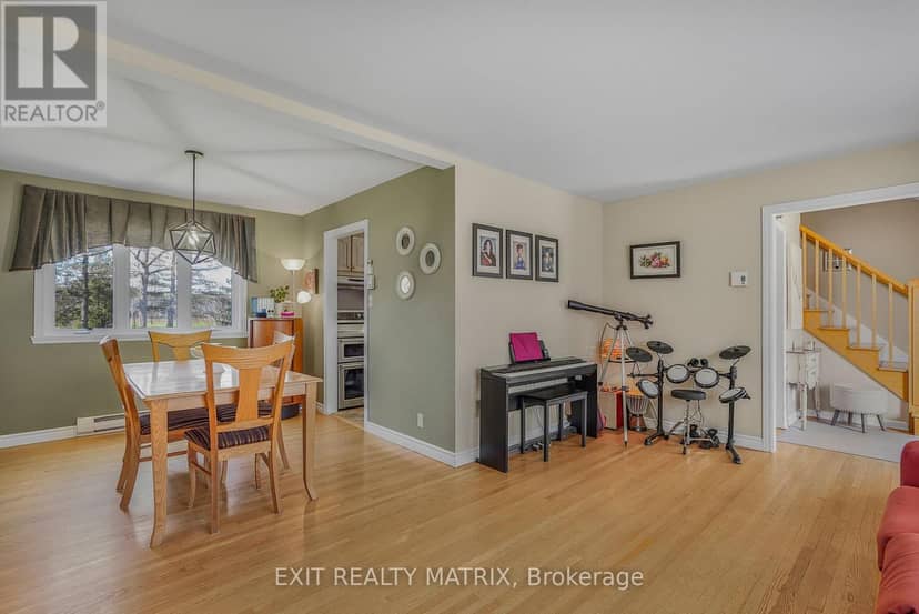 630 Thorne Street — photo 7 of 37