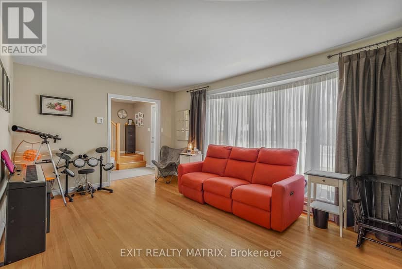 630 Thorne Street — photo 5 of 37