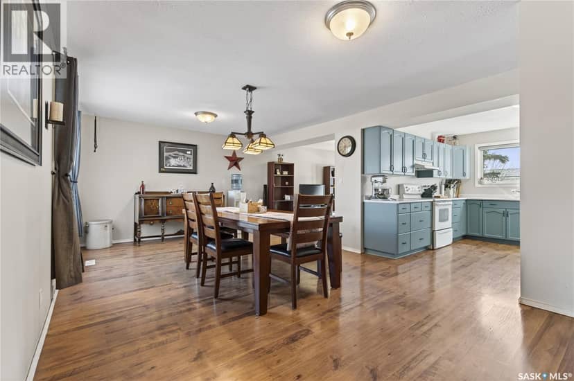 149 2nd AVENUE S — photo 4 of 40