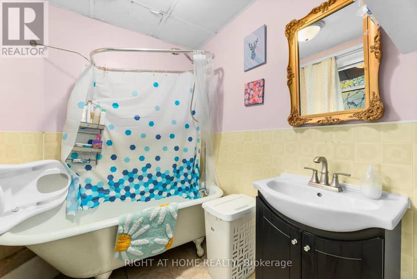 105 Gibson Street — photo 29 of 30