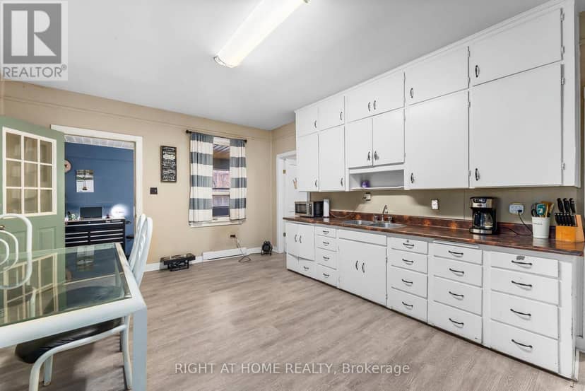 105 Gibson Street — photo 8 of 30