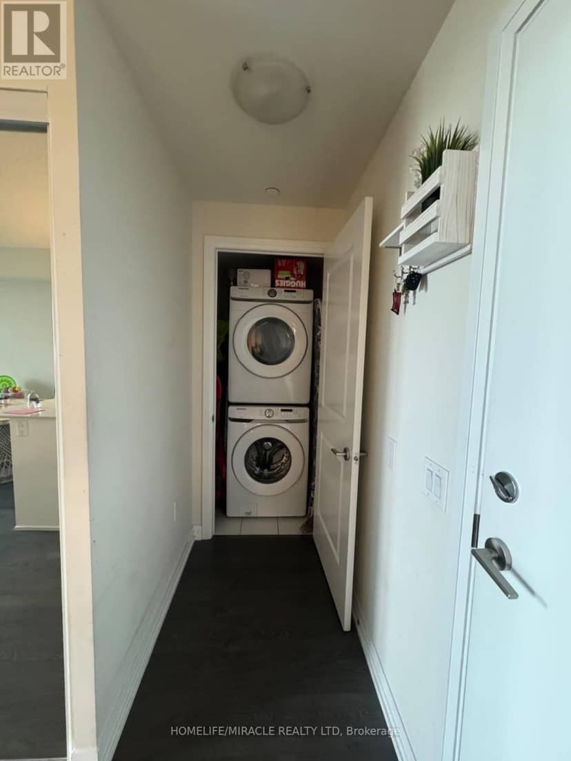 521 - 50 Thomas Riley Road — photo 15 of 17