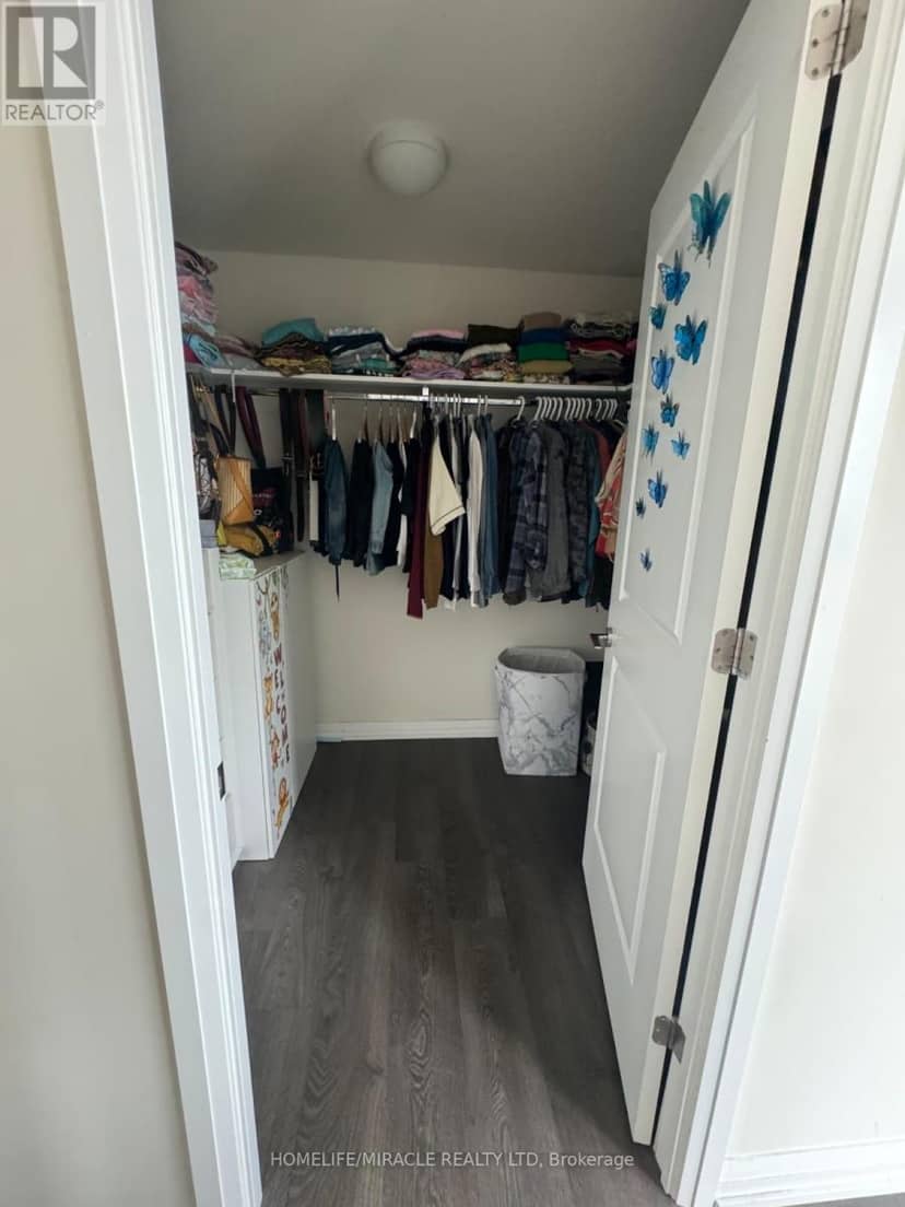521 - 50 Thomas Riley Road — photo 6 of 17