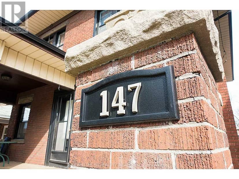 147 Holton Avenue S, Hamilton, photo 2