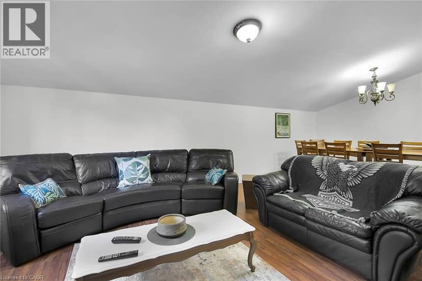 015193 GREY BRUCE Townline — photo 37 of 40