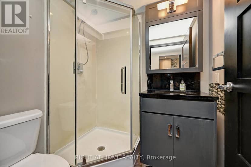 N2207 - 330 Phillip Street — photo 23 of 40