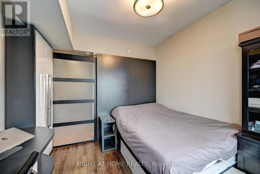 N2207 - 330 Phillip Street — photo 27 of 40