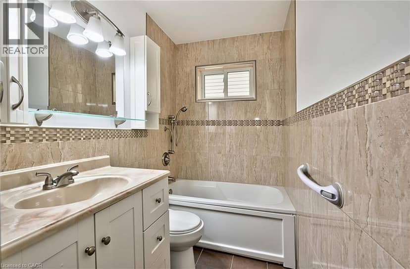 1476 BARTON Street E — photo 13 of 25