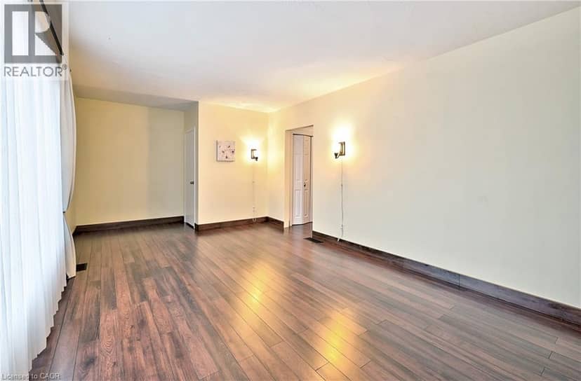 1476 BARTON Street E — photo 15 of 25