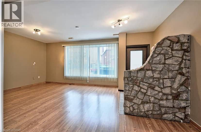 1476 BARTON Street E — photo 4 of 25