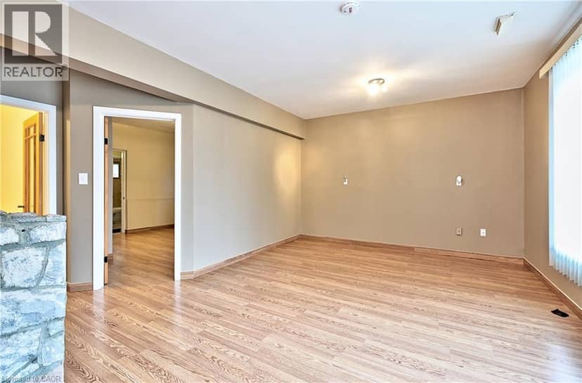 1476 BARTON Street E — photo 5 of 25