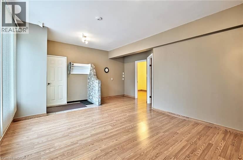 1476 BARTON Street E — photo 6 of 25