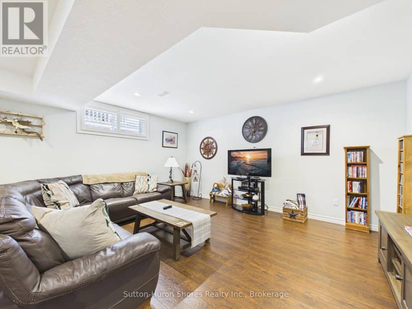 345 Ray Street — photo 19 of 35