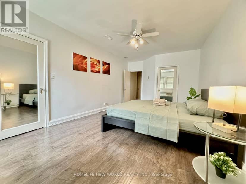 1563 Bathurst Street — photo 10 of 12