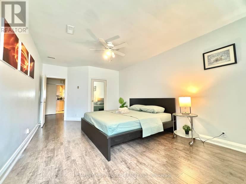 1563 Bathurst Street — photo 3 of 12