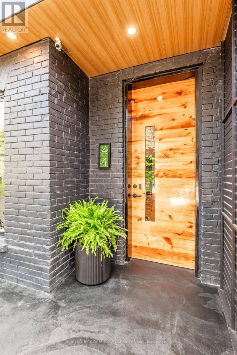 44 Massey Street — photo 3 of 39