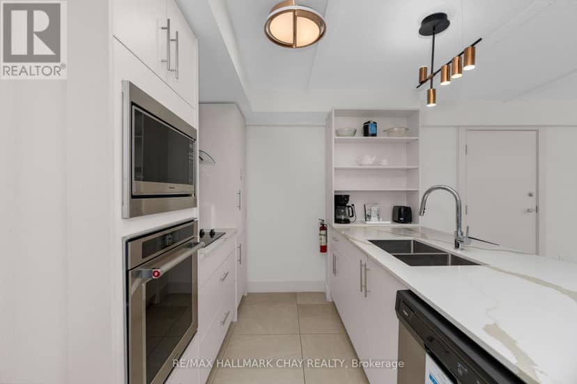 6411/6413 - 9 Harbour Street E — photo 14 of 40