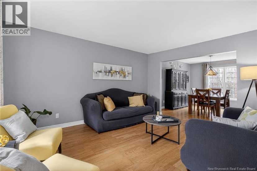 91 Greenwich Drive — photo 3 of 20