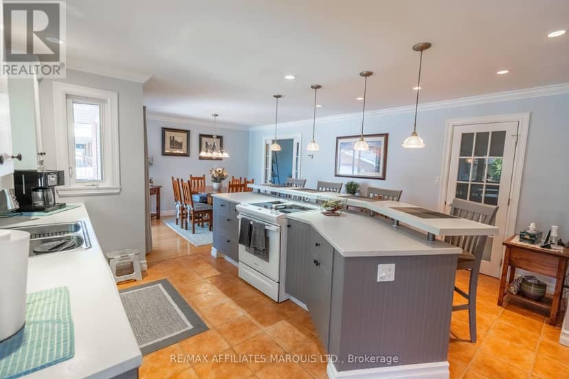 1407 Boyd Street S — photo 8 of 24