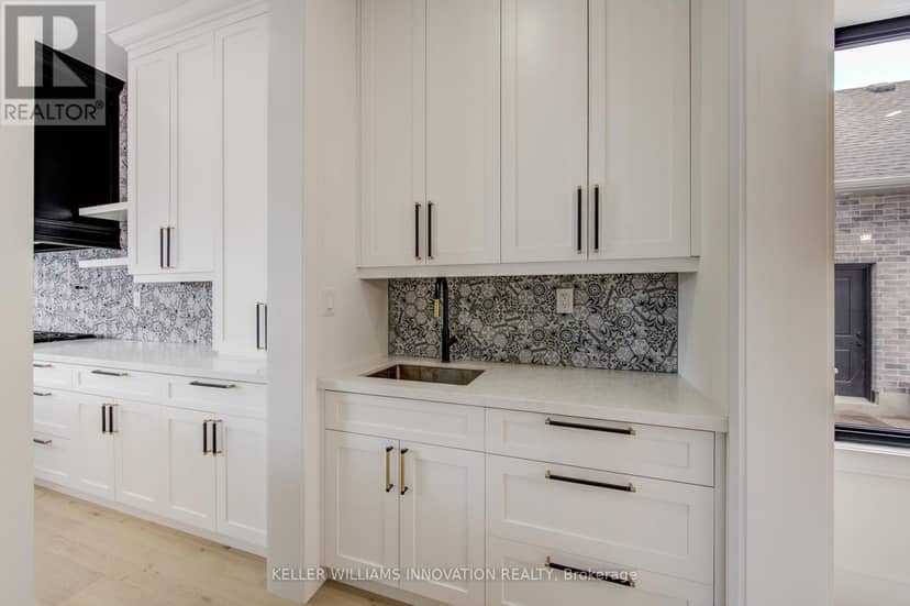 8 Edgeview Crescent W — photo 10 of 40