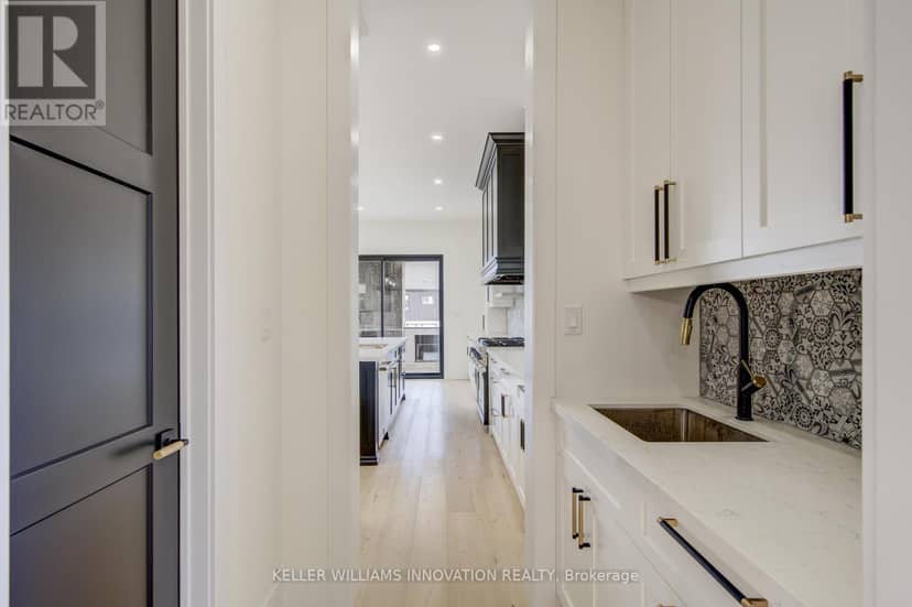 8 Edgeview Crescent W — photo 9 of 40