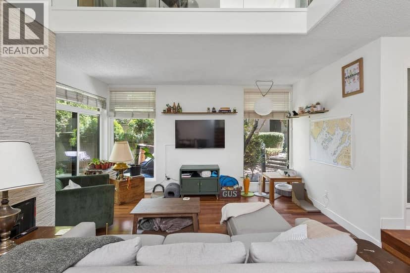 4430 YEW STREET, Vancouver, photo 2