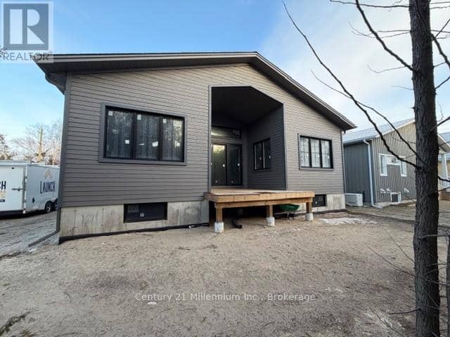 15 Grenville Street N — photo 2 of 40