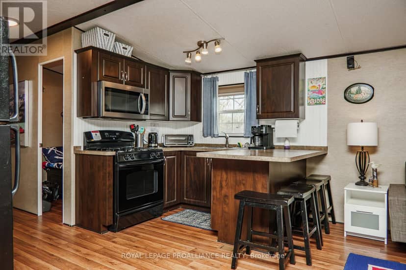 486 County Rd 18 - 19 Beachview Lane, Prince Edward County, photo 6