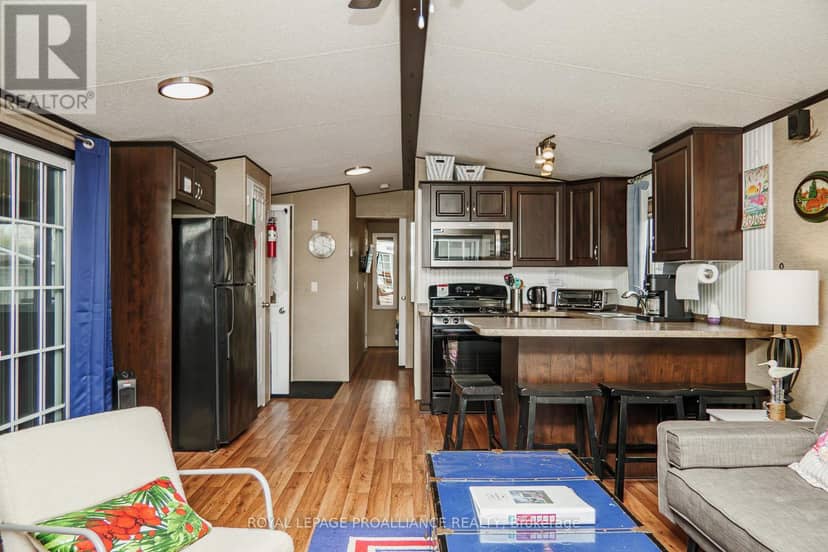486 County Rd 18 - 19 Beachview Lane, Prince Edward County, photo 8