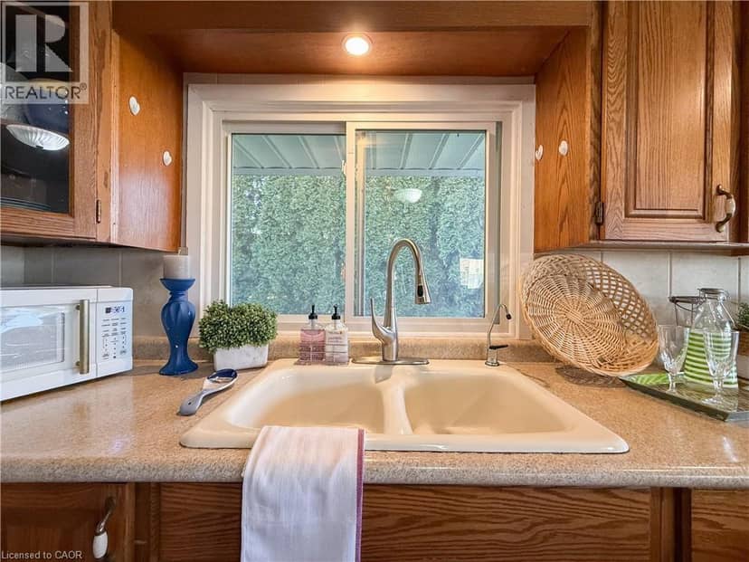 21 POPLAR Road — photo 14 of 33