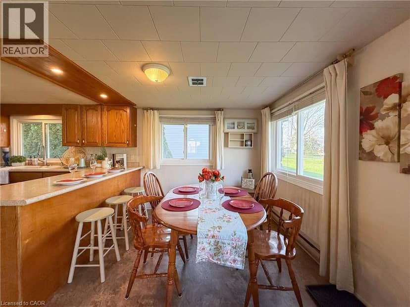 21 POPLAR Road — photo 9 of 33
