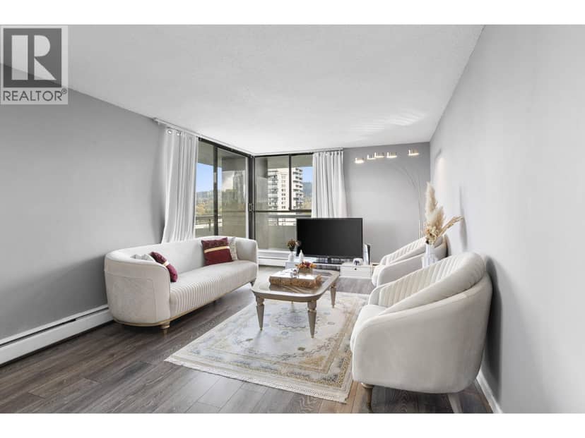 1605 3737 BARTLETT COURT, Burnaby, photo 4