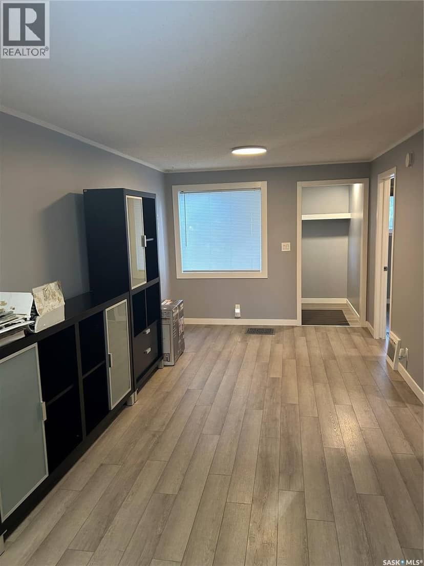 2059 McDonald STREET — photo 3 of 22