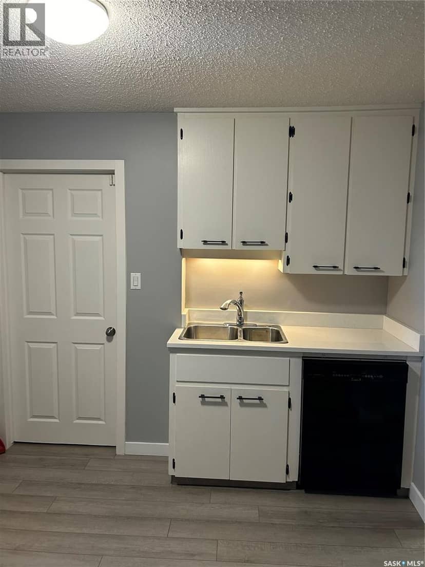 2059 McDonald STREET — photo 5 of 22
