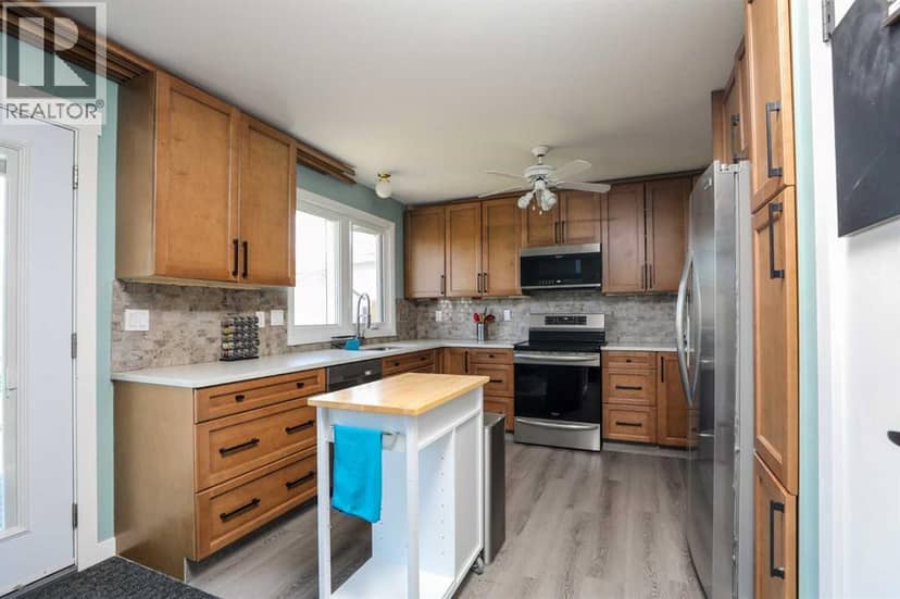 97 Laval Court W — photo 11 of 39