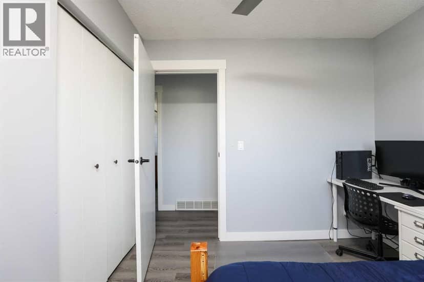 97 Laval Court W — photo 22 of 39