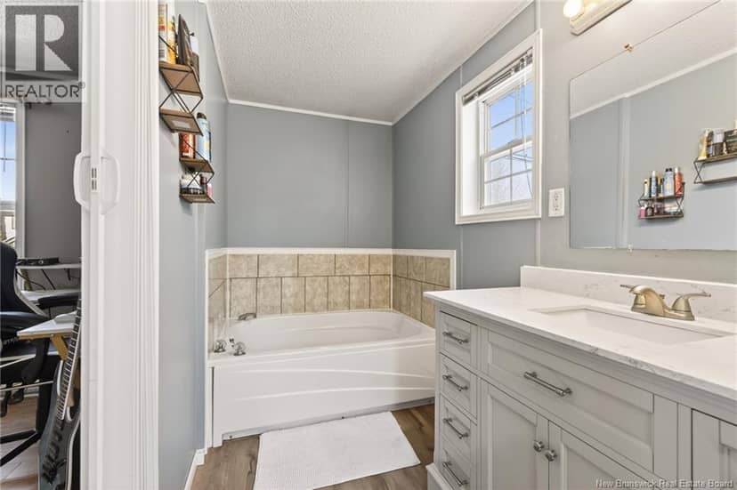 66 Sophie Lane — photo 17 of 35