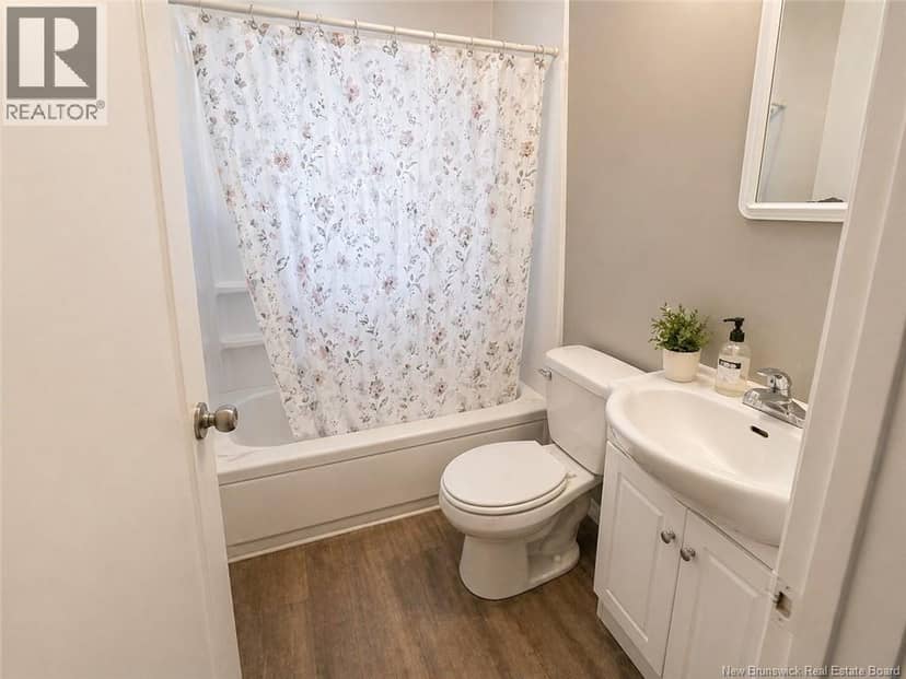31-33 Peters Street — photo 20 of 40