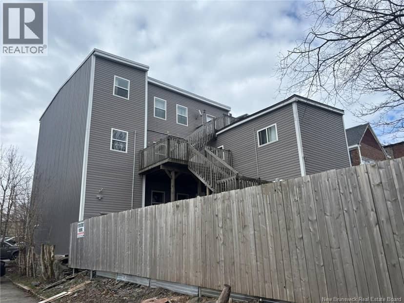 31-33 Peters Street — photo 7 of 40