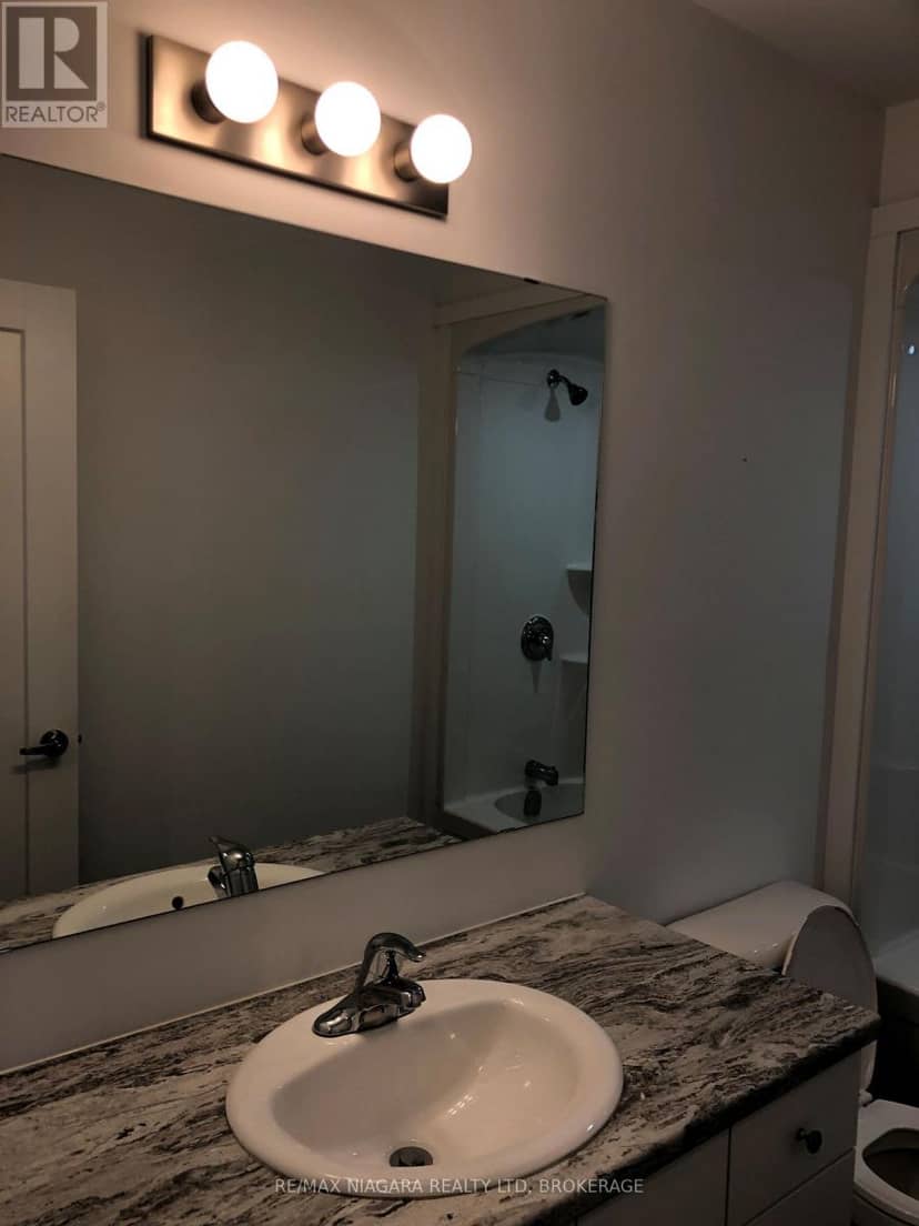122 - 781 Clare Avenue — photo 14 of 27