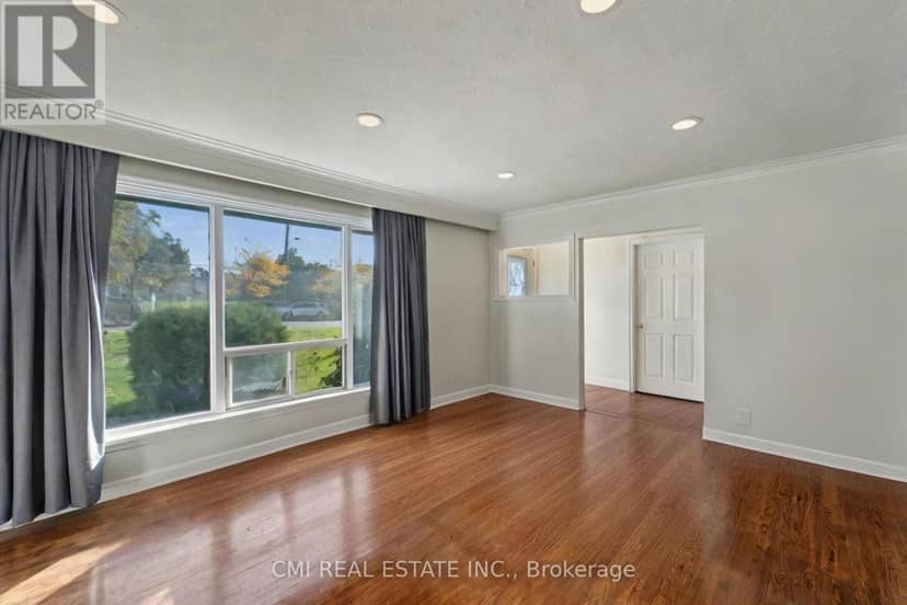 2610 Islington Avenue — photo 13 of 40